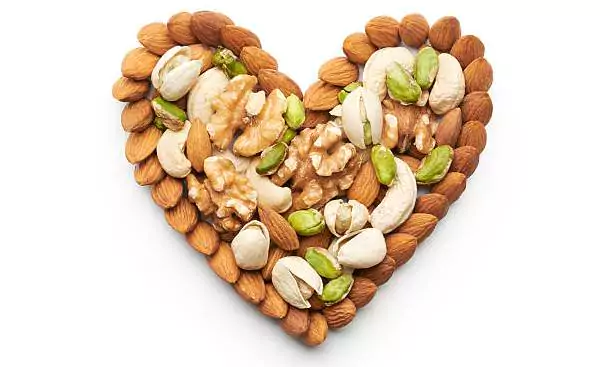 Akhrot khane ke Fayde - Walnuts benefits for Heart