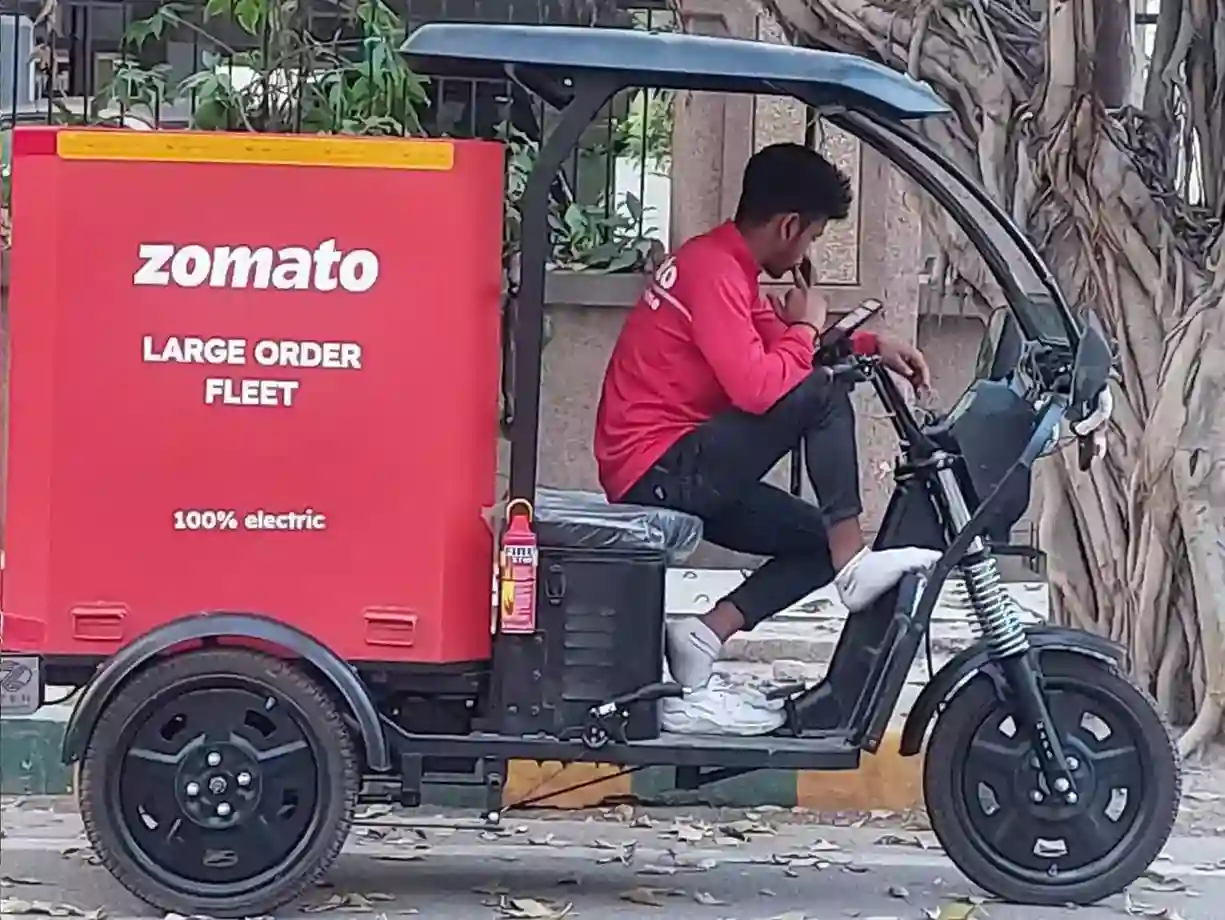  Zomato Large Order Fleet - Order food for parties up to 50 people with ease!